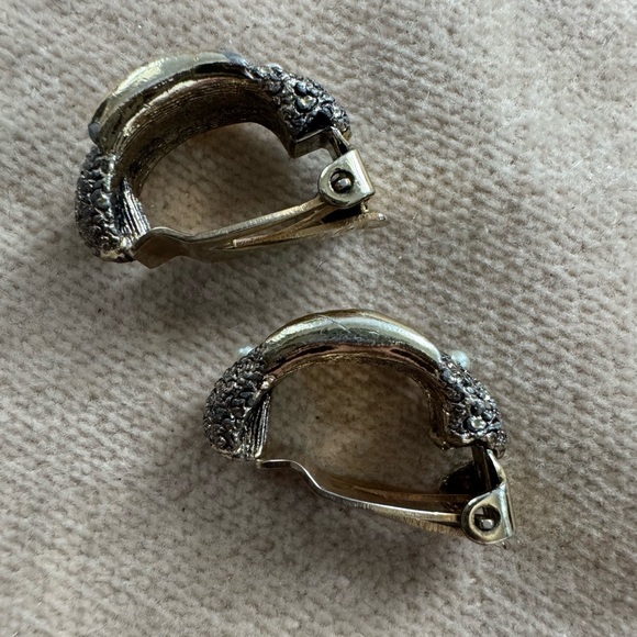 Vintage Judy Lee AB Pearl & Gold Clip-On Earrings - Picture 4 of 11